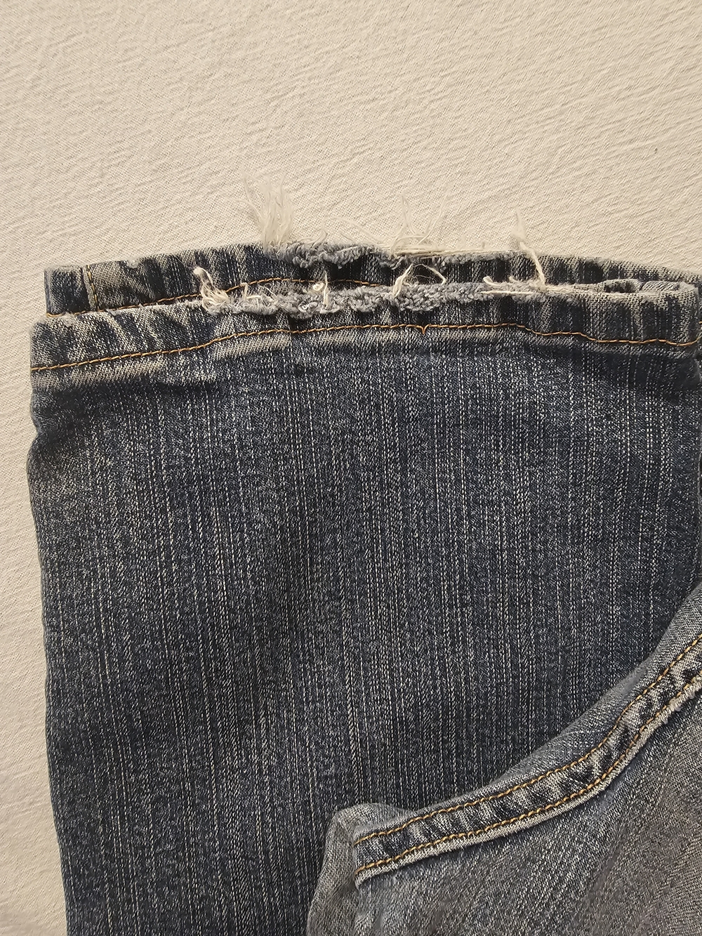 Vintage Levi's 550 Women's Relaxed Fit Tapered Jeans Distressed Blue Women 12 M - Picture 8 of 11